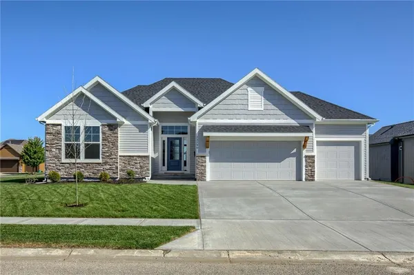 $585,440 | 32290 West 165th Street, Gardner, KS 66030