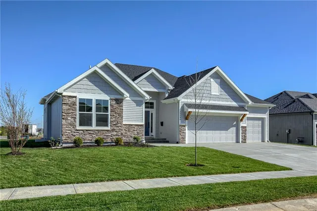 $585,440 | 32290 West 165th Street, Gardner, KS 66030