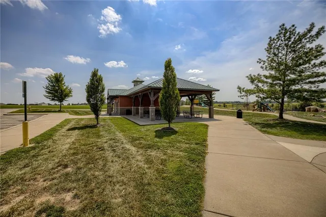 $585,440 | 32290 West 165th Street, Gardner, KS 66030