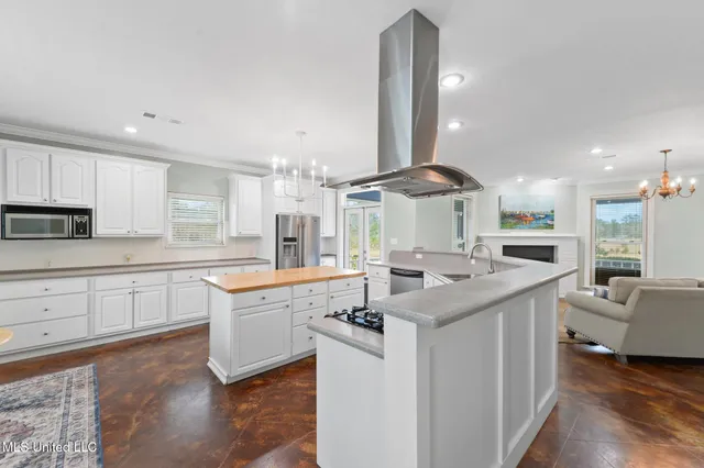 $1,350,000 | 103 Harlan Davis Road, Lumberton, MS 39455