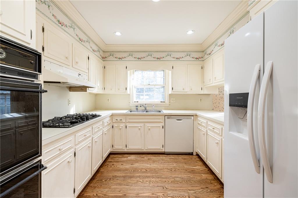 8205 Innsbruck Drive Northeast Atlanta, GA 30350 - Photo 13 of 42