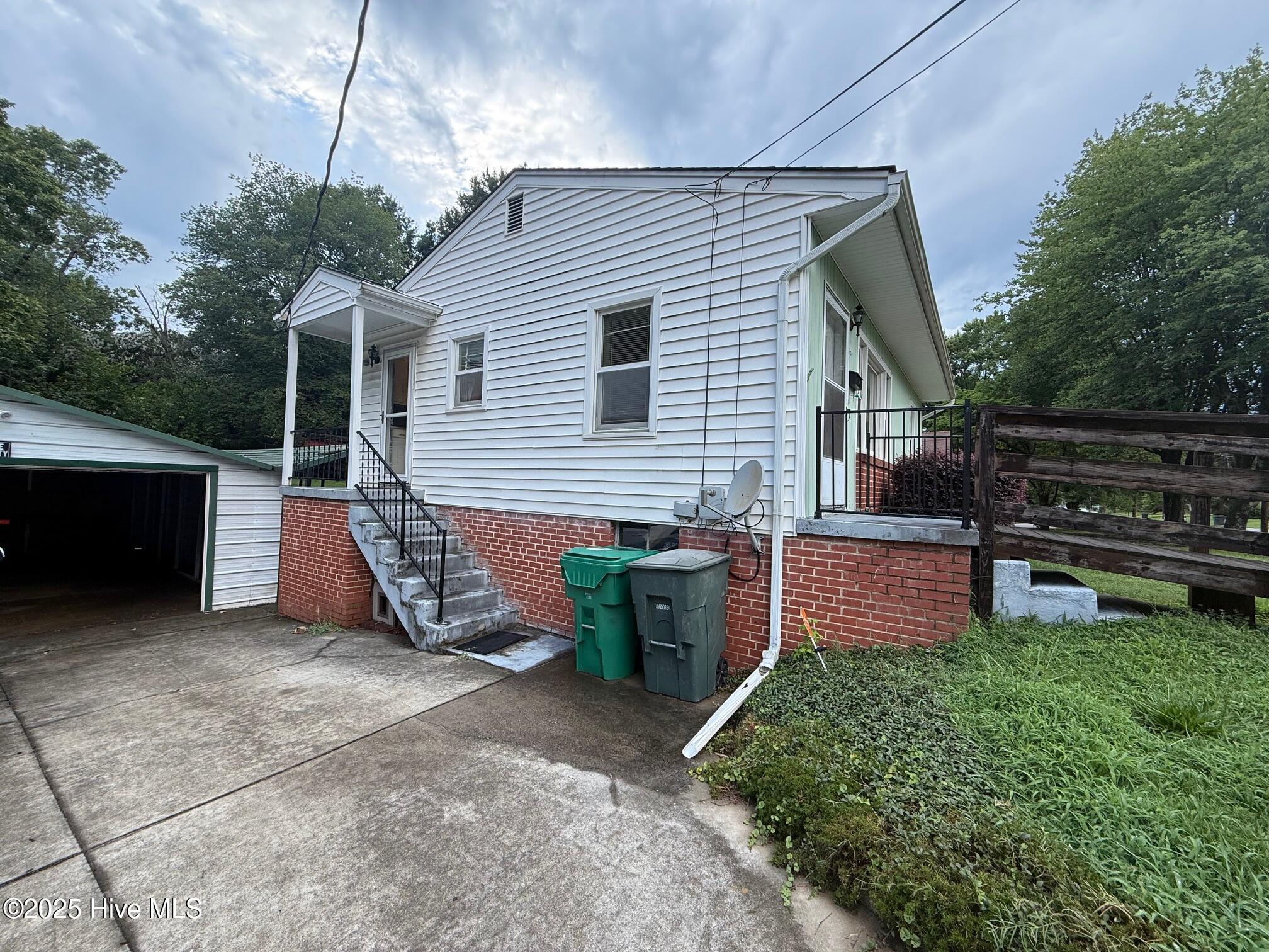 1311 Cook Street High Point, NC 27262 - Photo 2 of 20 IMG_2959