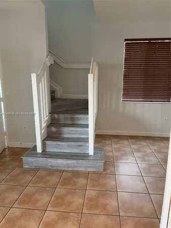 $2,900 | 6902 Northwest 174th Terrace, Unit E105, Hialeah, FL 33015