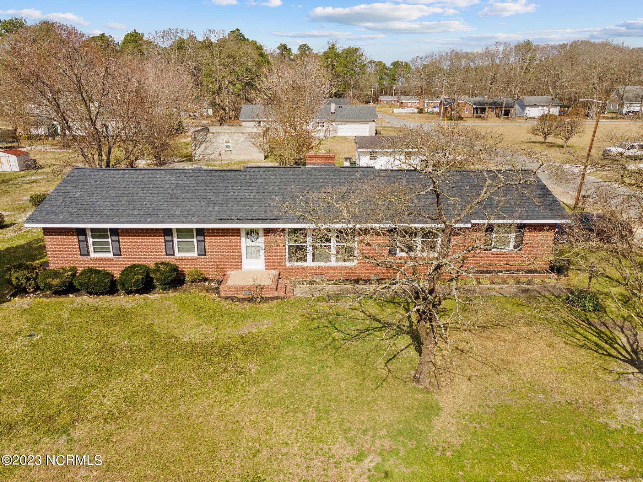 307 Firetower Road La Grange, NC 28551 - Photo 4 of 45 307 Firetower Road