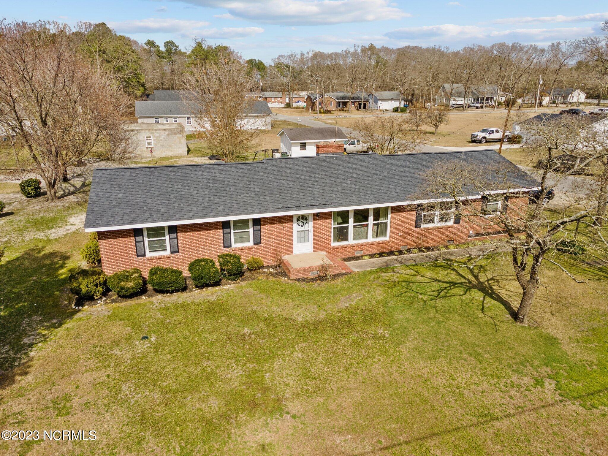 307 Firetower Road La Grange, NC 28551 - Photo 5 of 45 307 Firetower Road