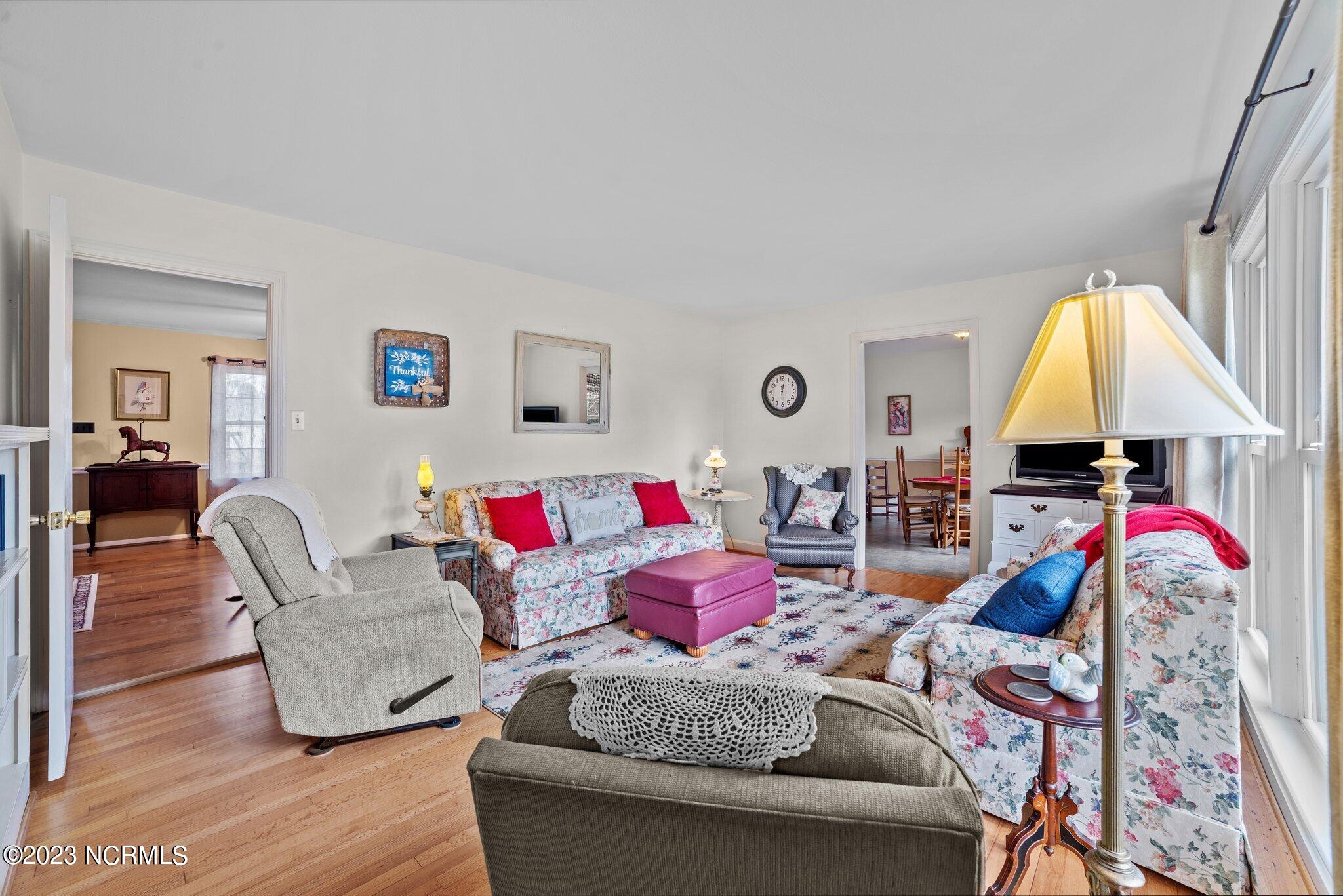 307 Firetower Road La Grange, NC 28551 - Photo 8 of 45 Living Room