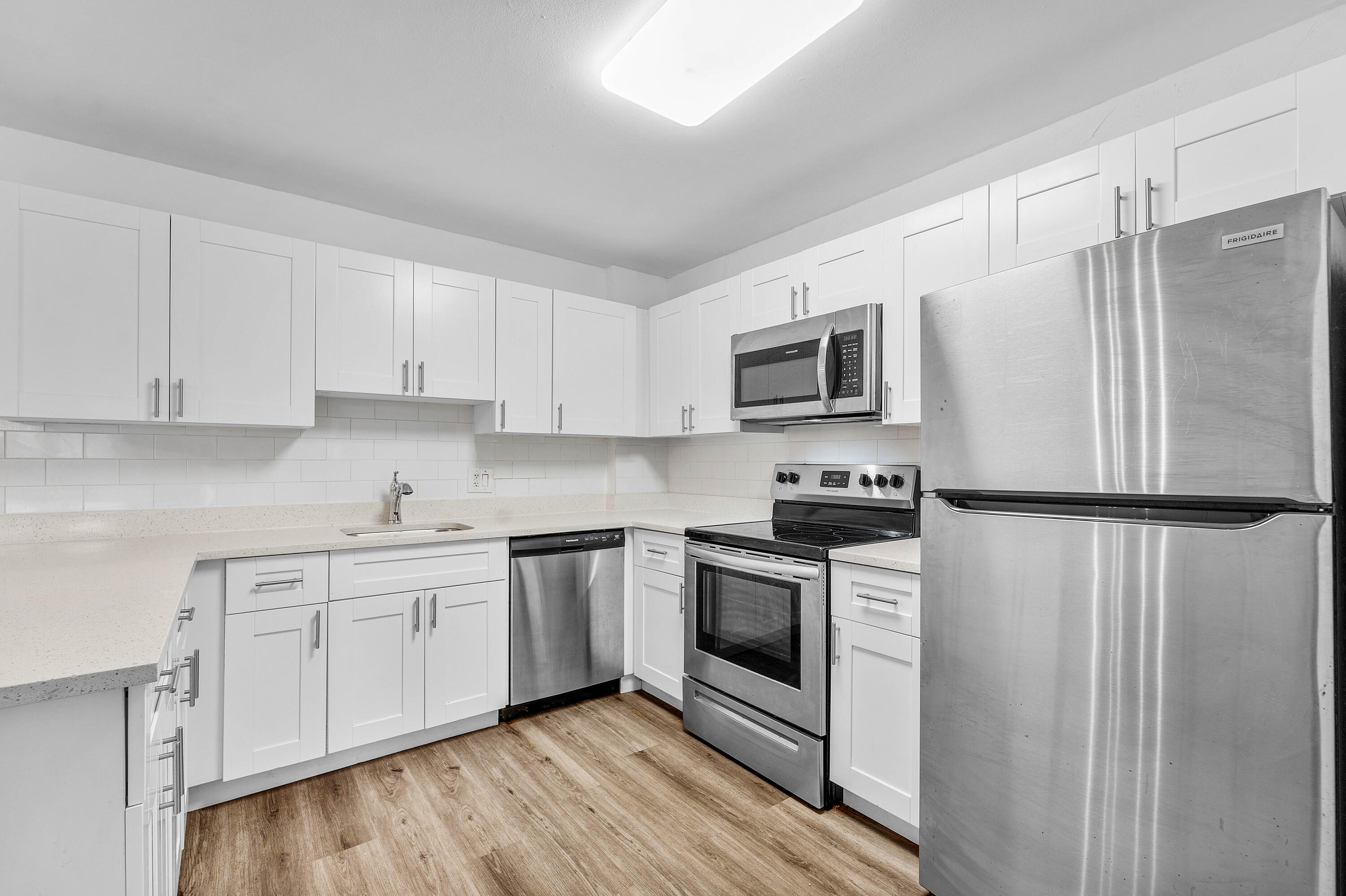 22725 Southwest 66th Avenue, Unit 103 Boca Raton, FL 33428 - Photo 5 of 14 Kitchen – Stainless Steel Appliances