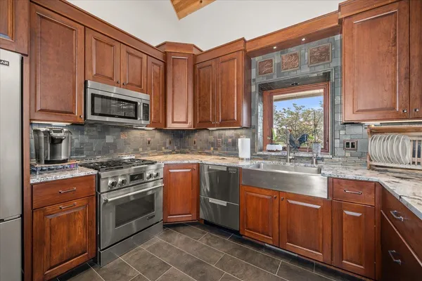 $1,190,000 | 16010 West Jade Lane, Medical Lake, WA 99022