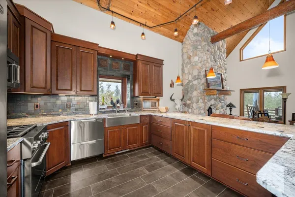 $1,190,000 | 16010 West Jade Lane, Medical Lake, WA 99022