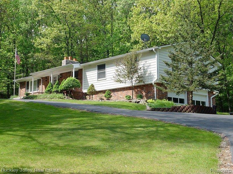 4678 Richardson Road Howell, MI 48843 - Photo 20 of 20 New Driveway.jpg
