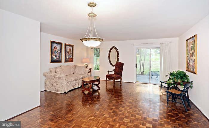 15 Stone Ridge Court Baltimore, MD 21239 - Photo 10 of 19 Interior (General)