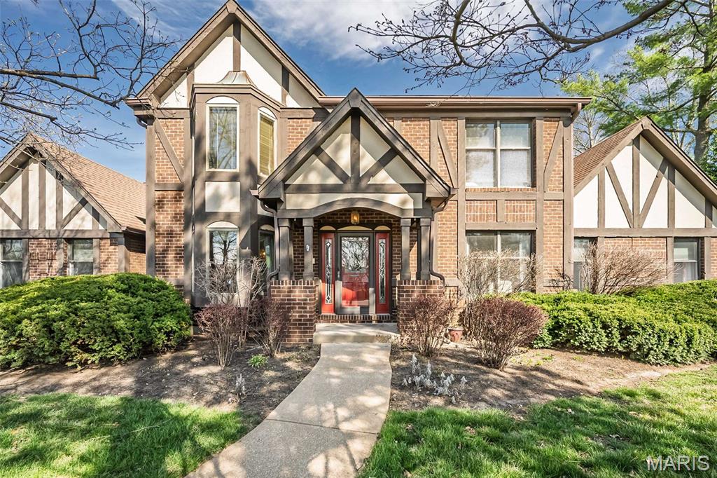 606 Aspen Ridge Court Chesterfield, MO 63017 - Photo 3 of 49