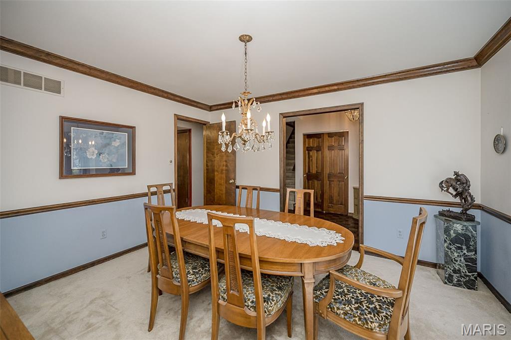 606 Aspen Ridge Court Chesterfield, MO 63017 - Photo 8 of 49