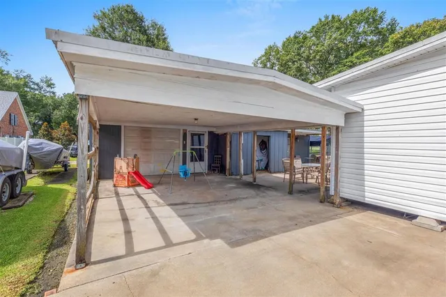 $165,000 | 523 East Nezpique Street, Jennings, LA 70546