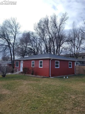 front view of house with a yard