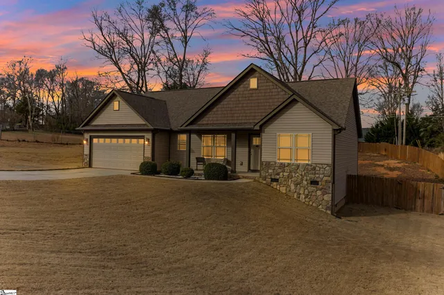 $330,000 | 101 Stockton Lane, Moore, SC 29369