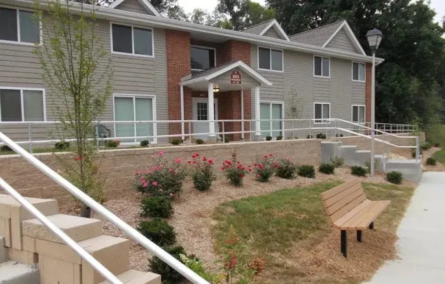 $610 | 808 Treewood Drive, Hillsboro, OH 45133