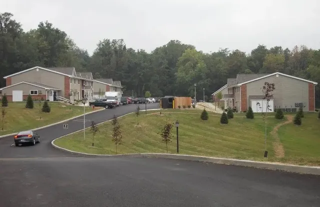 $610 | 808 Treewood Drive, Hillsboro, OH 45133