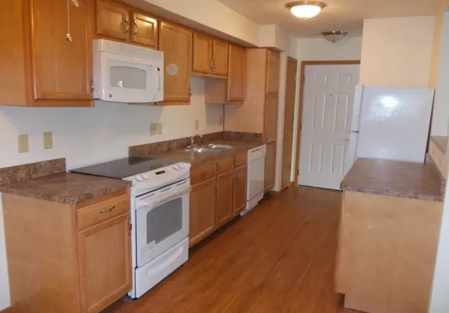 $610 | 808 Treewood Drive, Hillsboro, OH 45133