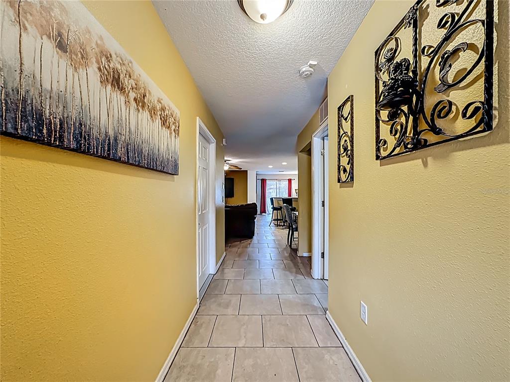 11112 Hidden Breeze Drive Wimauma, FL 33598 - Photo 5 of 41