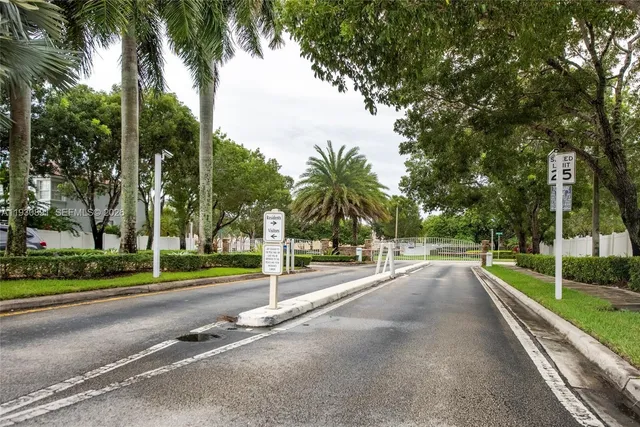 $844,000 | 15651 Northwest 14th Court, Pembroke Pines, FL 33028