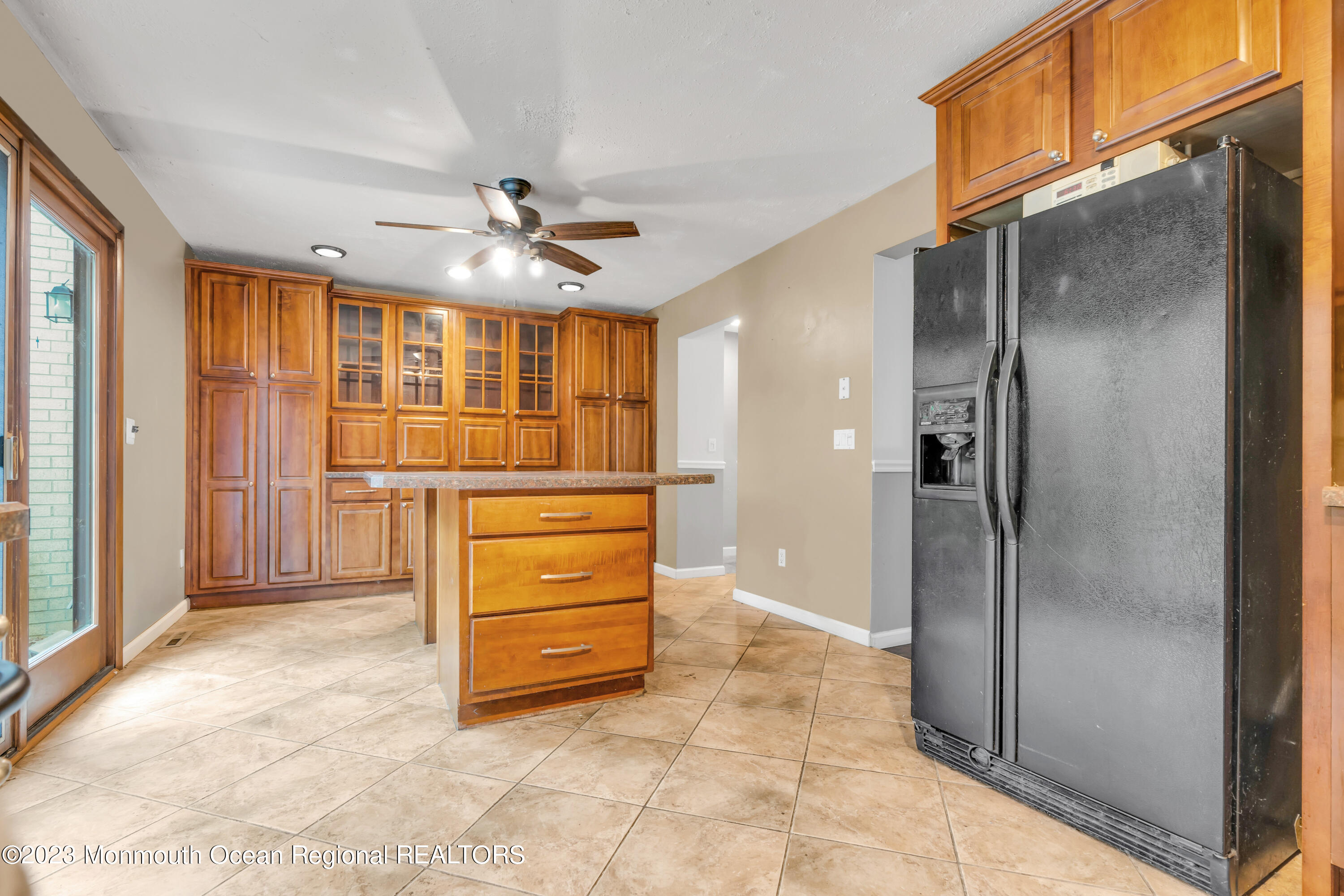 816 Jamestown Road East Windsor, NJ 08520 - Photo 12 of 29 016__dsc0151