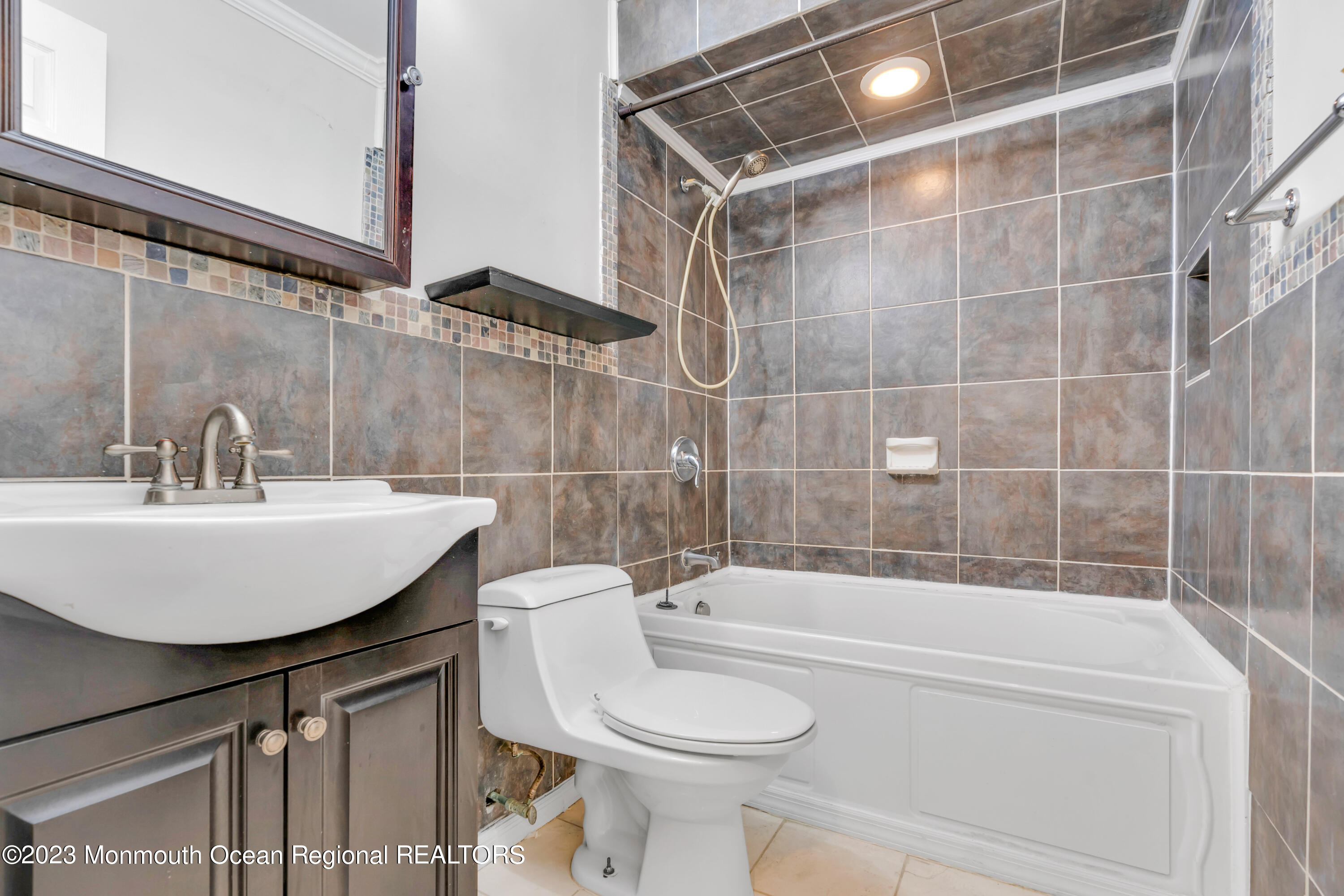 816 Jamestown Road East Windsor, NJ 08520 - Photo 20 of 29 022__dsc0181