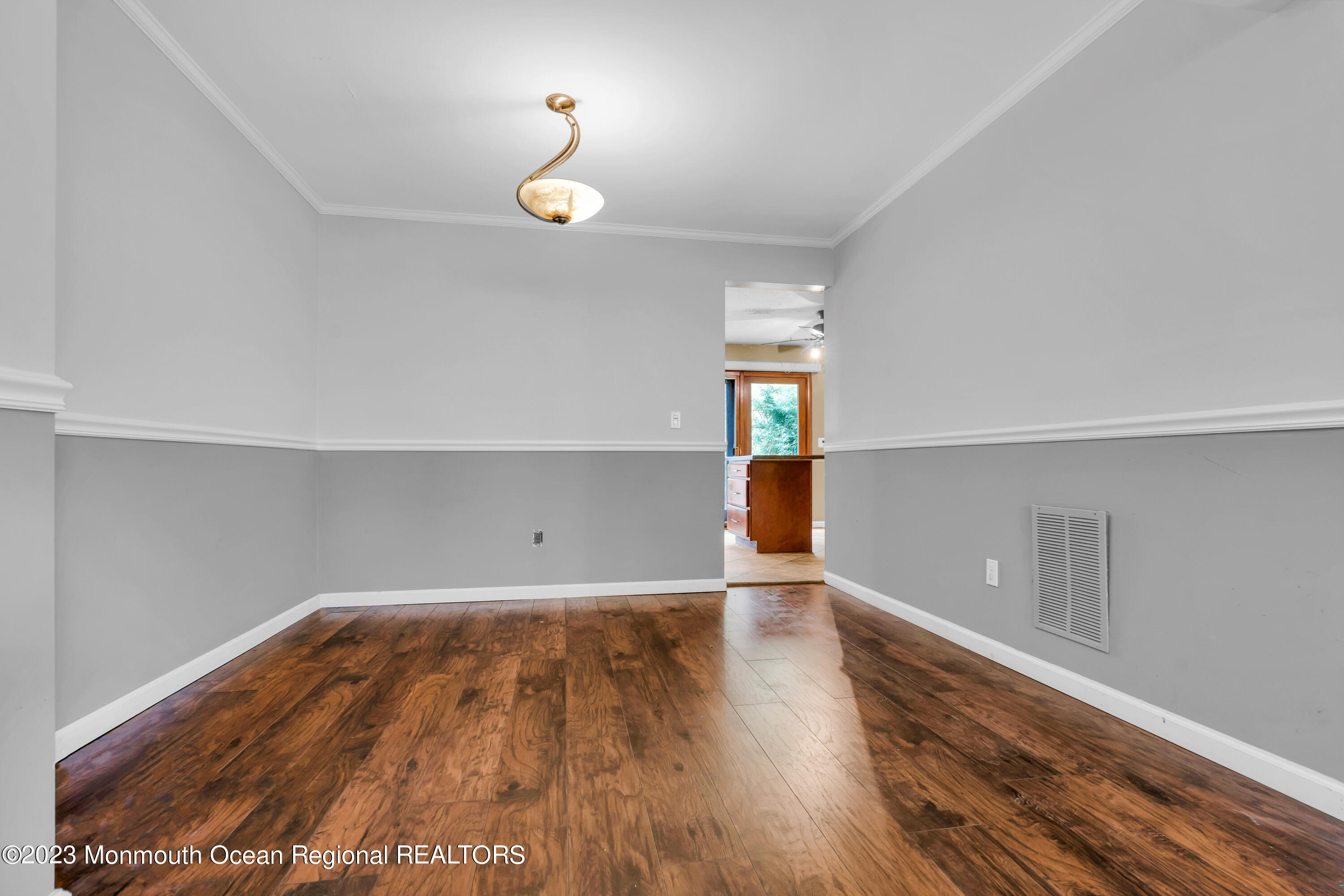816 Jamestown Road East Windsor, NJ 08520 - Photo 6 of 29 011__dsc0121