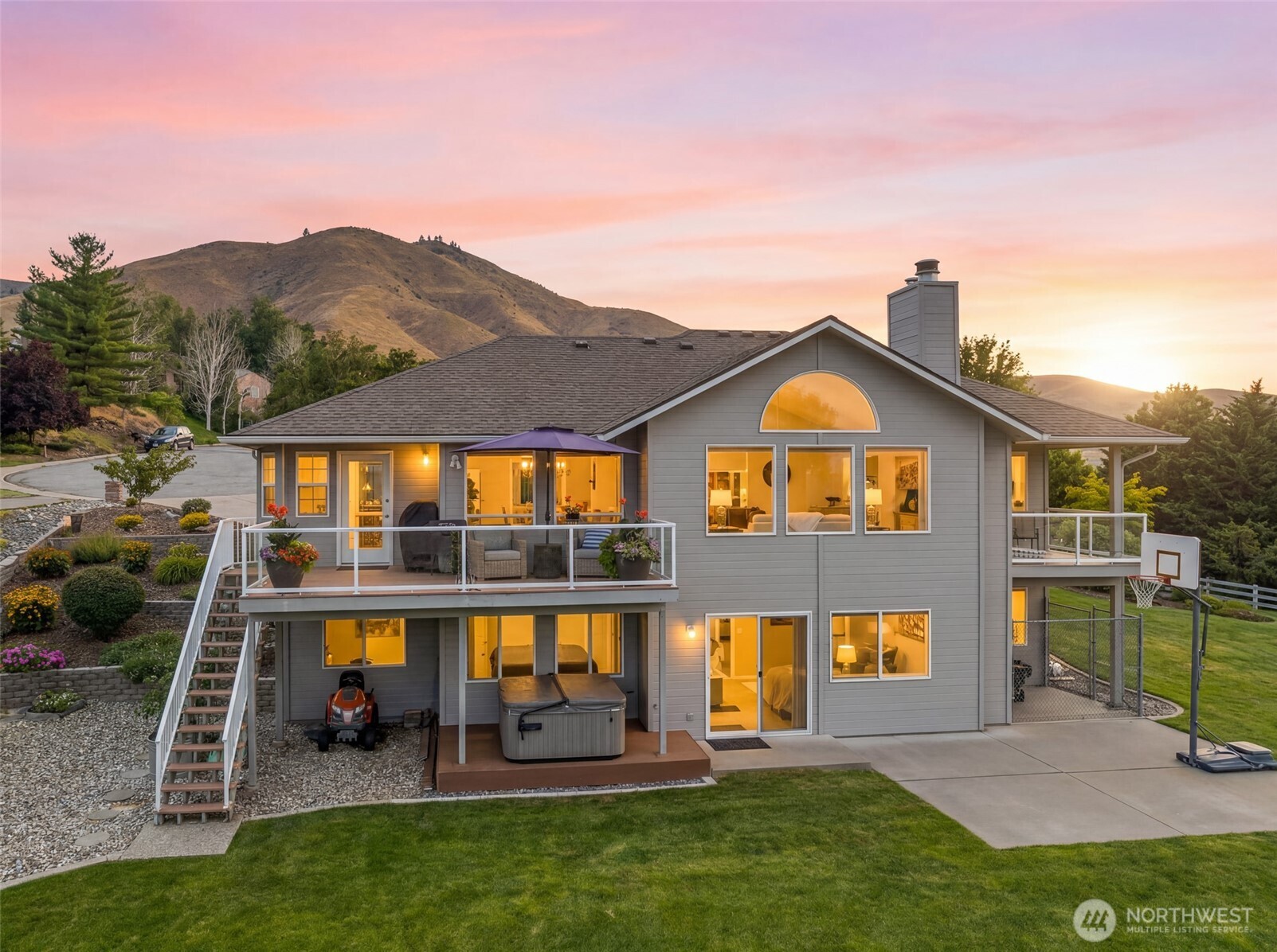 507 Day Road North Wenatchee, WA 98801 - Photo 3 of 40