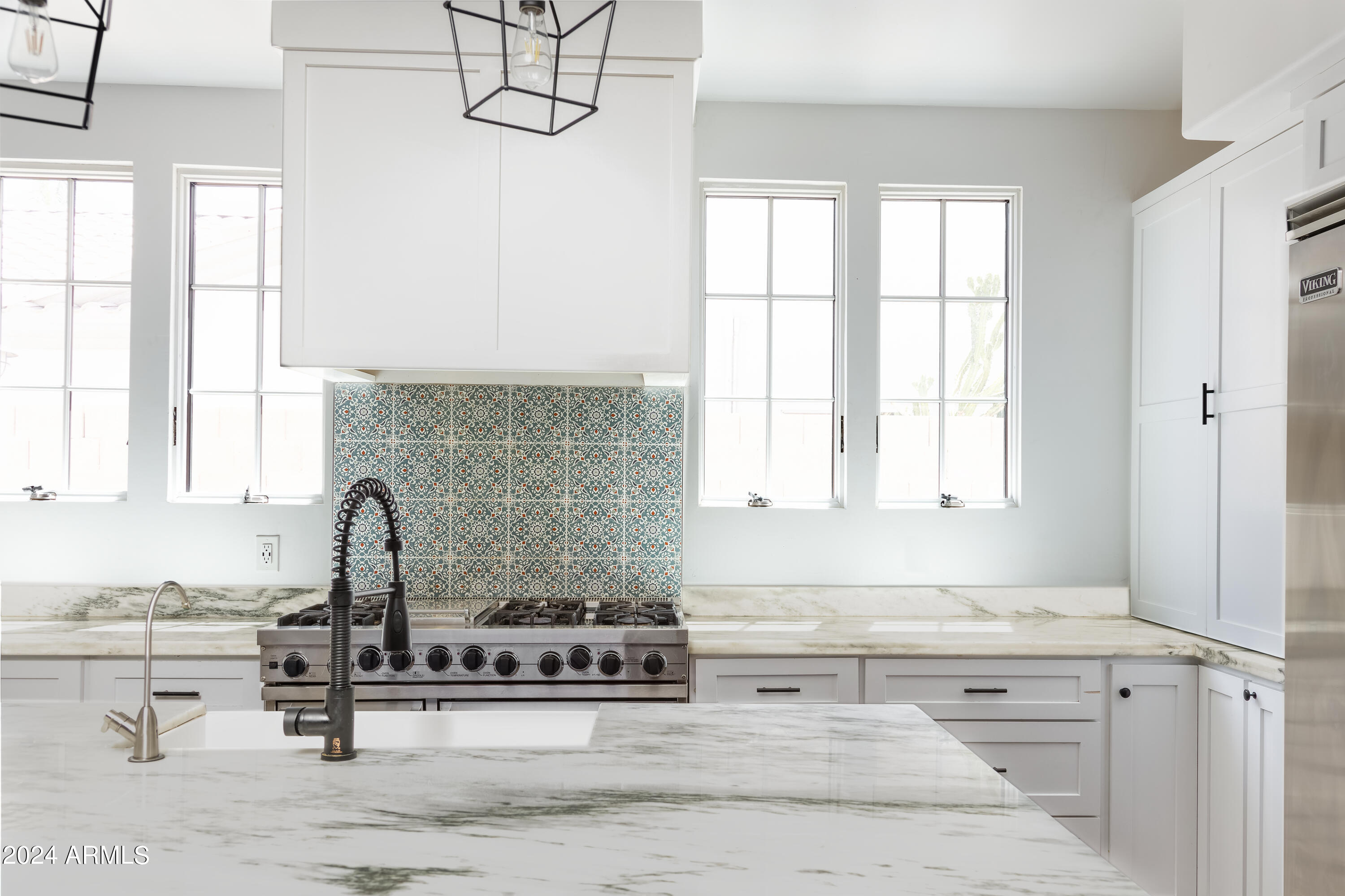 2134 East Victor Road Gilbert, AZ 85296 - Photo 7 of 15 Entertain using your Viking stove