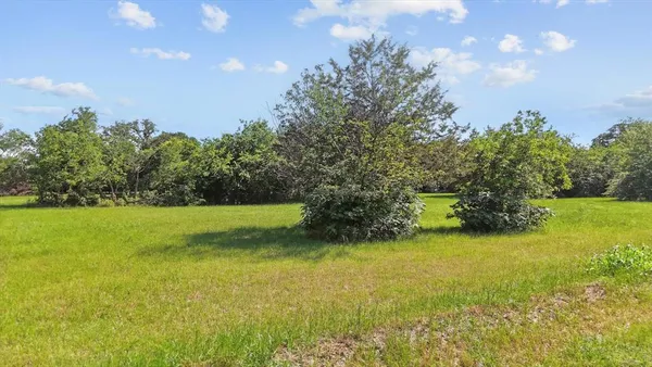 $270,000 | 122 West Shady Shores Road, Shady Shores, TX 76208