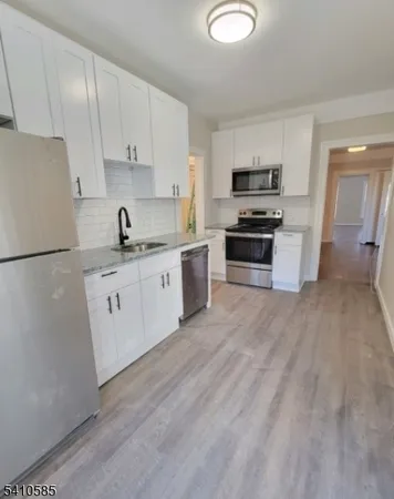 $1,800 | 16 Bridge Street, Unit 2, Milford, NJ 08848