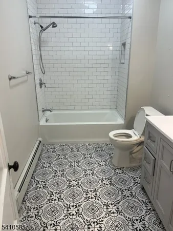 $1,800 | 16 Bridge Street, Unit 2, Milford, NJ 08848