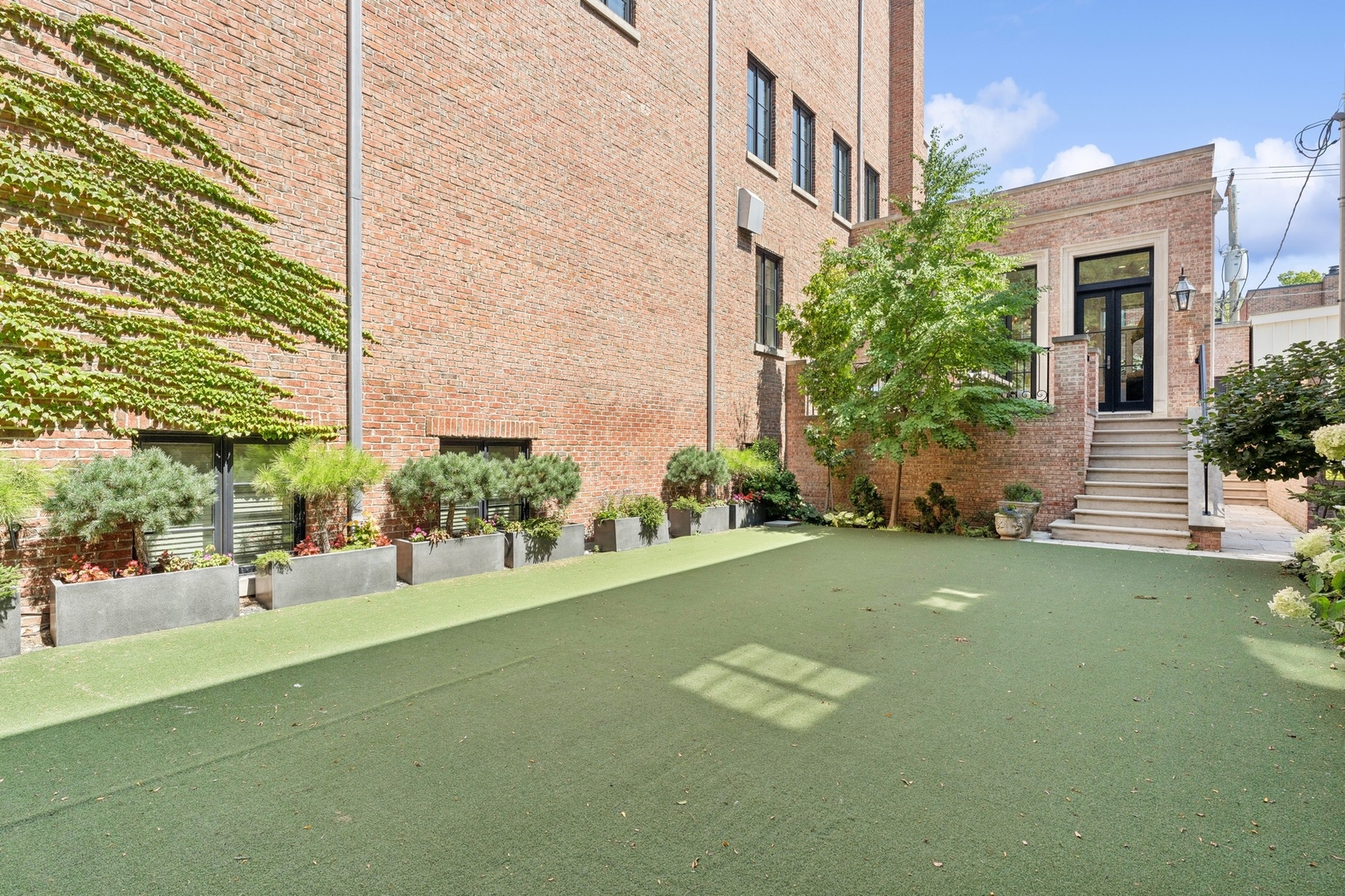 1755 North Mohawk Street Chicago, IL 60614 - Photo 3 of 61