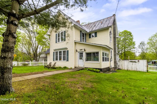 $279,000 | 209 Lake Avenue, Lake Luzerne, NY 12846