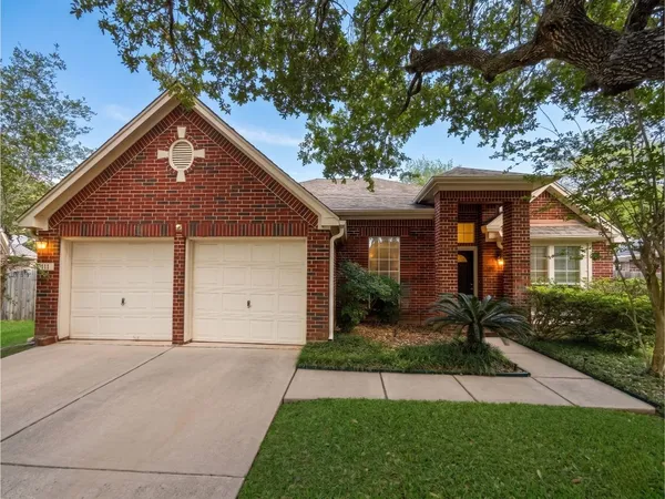 $2,200 | 111 Chandler Court, Sugar Land, TX 77479