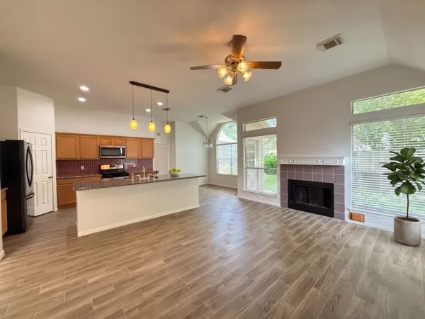 $2,200 | 111 Chandler Court, Sugar Land, TX 77479