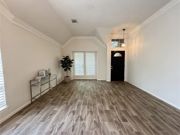 $2,200 | 111 Chandler Court, Sugar Land, TX 77479
