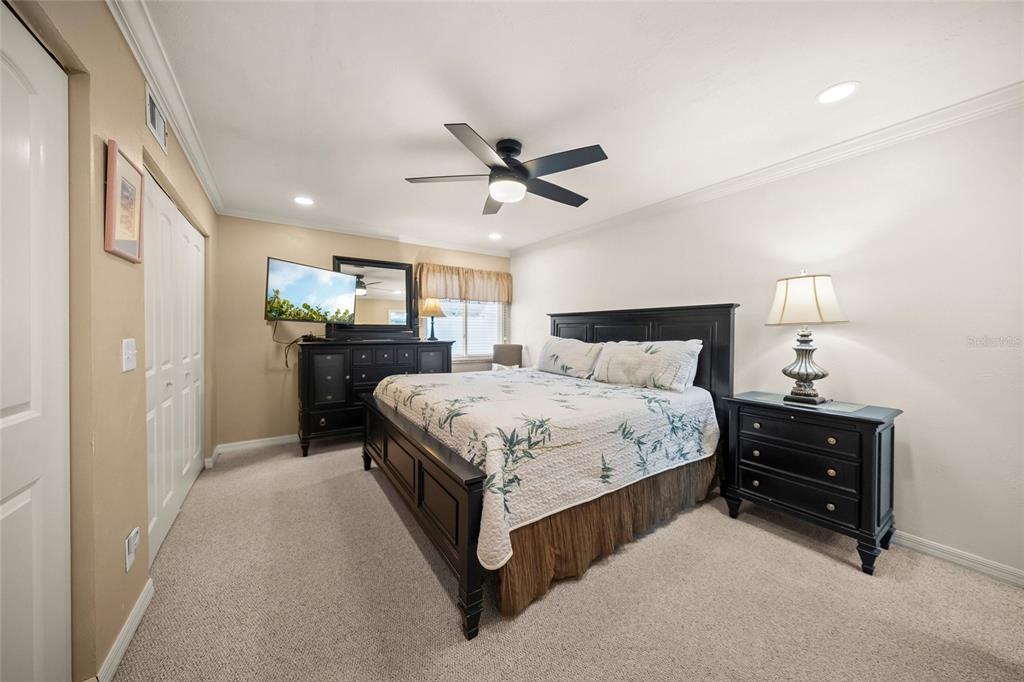 5619 Midnight Pass Road, Unit 503 Sarasota, FL 34242 - Photo 13 of 43 Gallery Image 13