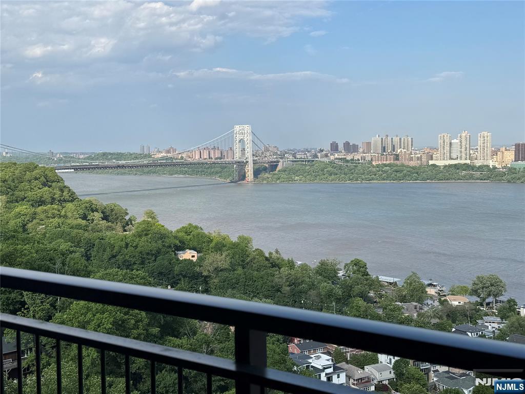 4 Horizon Road, Unit 1417 Fort Lee, NJ 07024 - Photo 4 of 17