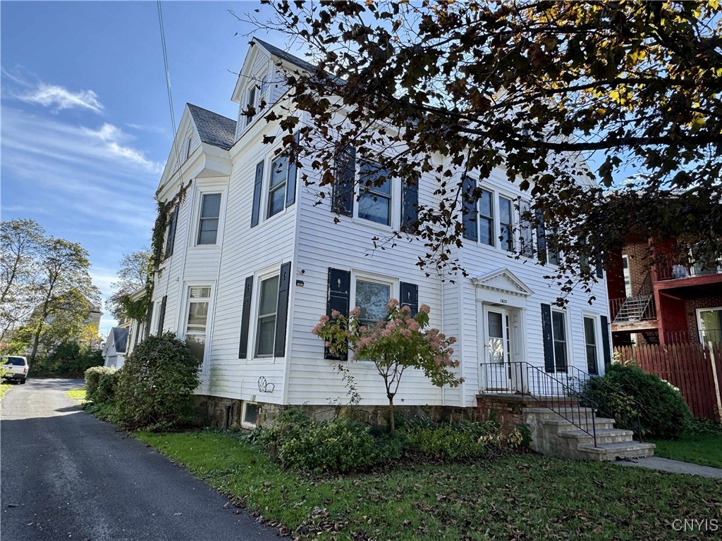 1425 Oneida Street Utica, NY 13501 - Photo 2 of 20