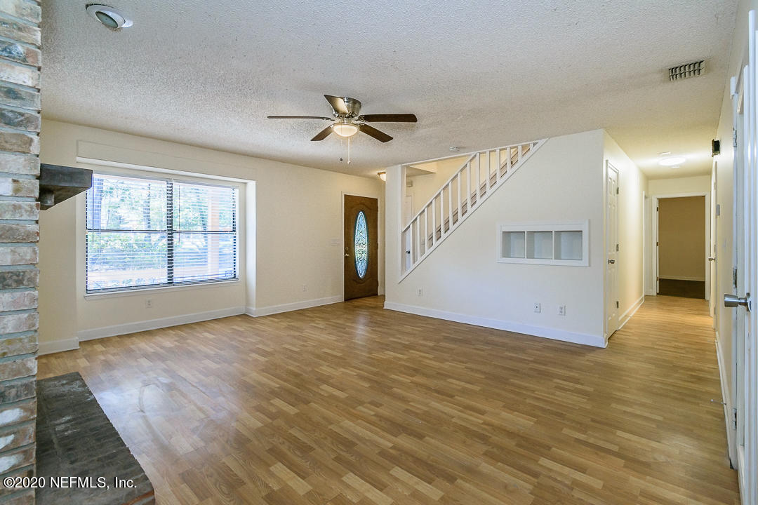 4449 Tumbleweed Road Middleburg, FL 32068 - Photo 3 of 21 Living Room