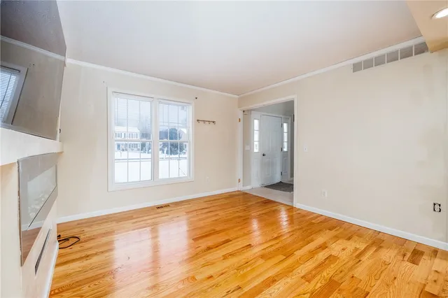 $299,900 | 2082 Brookway Crescent, Ontario, NY 14519