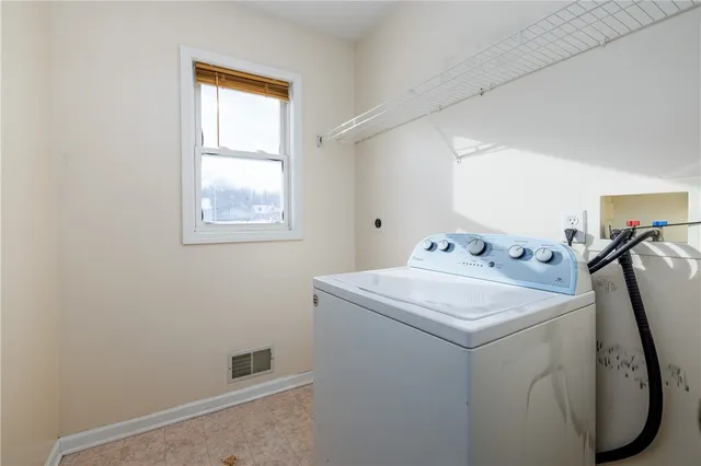 $299,900 | 2082 Brookway Crescent, Ontario, NY 14519