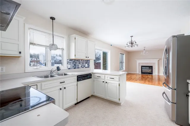 $299,900 | 2082 Brookway Crescent, Ontario, NY 14519