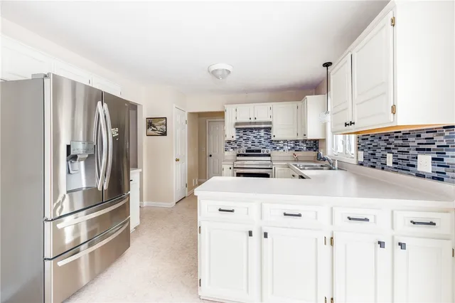 $299,900 | 2082 Brookway Crescent, Ontario, NY 14519