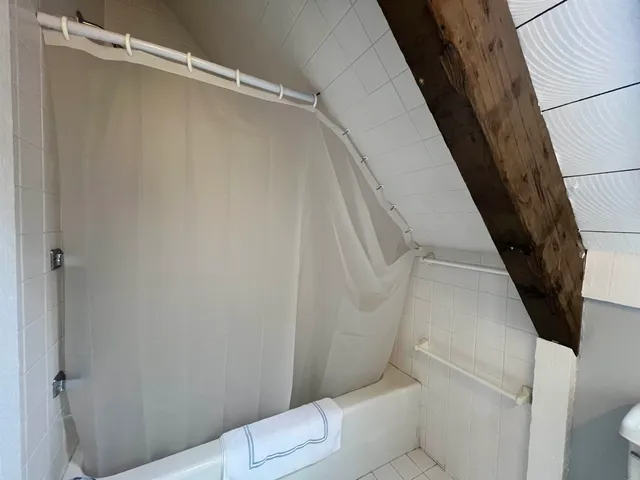 $2,800 | 112 Greensward Drive, Grantham, NH 03753