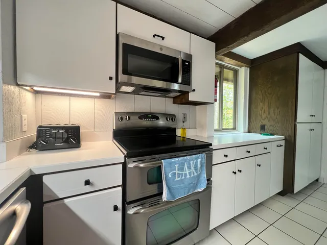 $2,800 | 112 Greensward Drive, Grantham, NH 03753