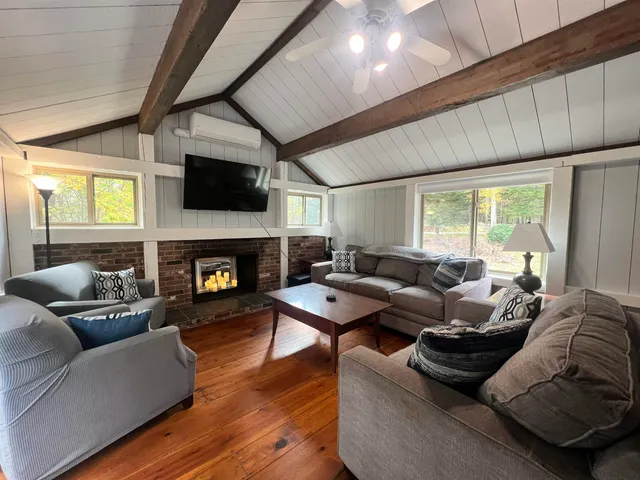 $2,800 | 112 Greensward Drive, Grantham, NH 03753