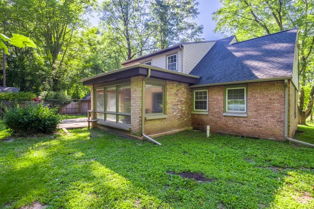 $849,900 | 820 North 350 East, Valparaiso, IN 46383